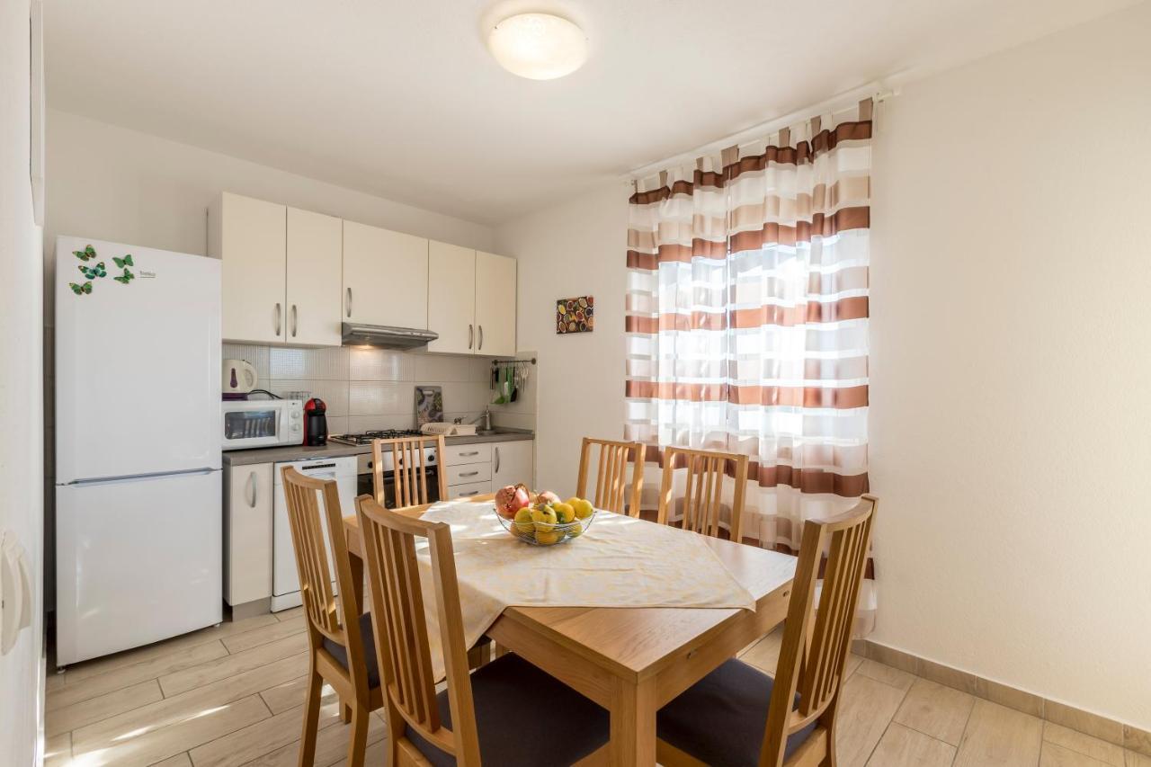 Apart Sa Terasom 250M Od Plaze,Parking,Wi Fi,Rostilj Trogir Extérieur photo