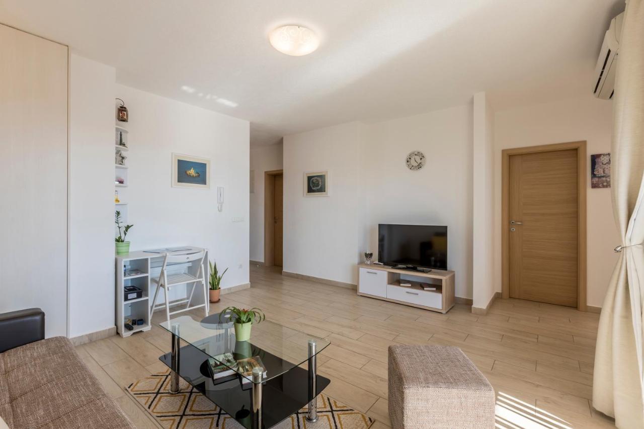 Apart Sa Terasom 250M Od Plaze,Parking,Wi Fi,Rostilj Trogir Extérieur photo