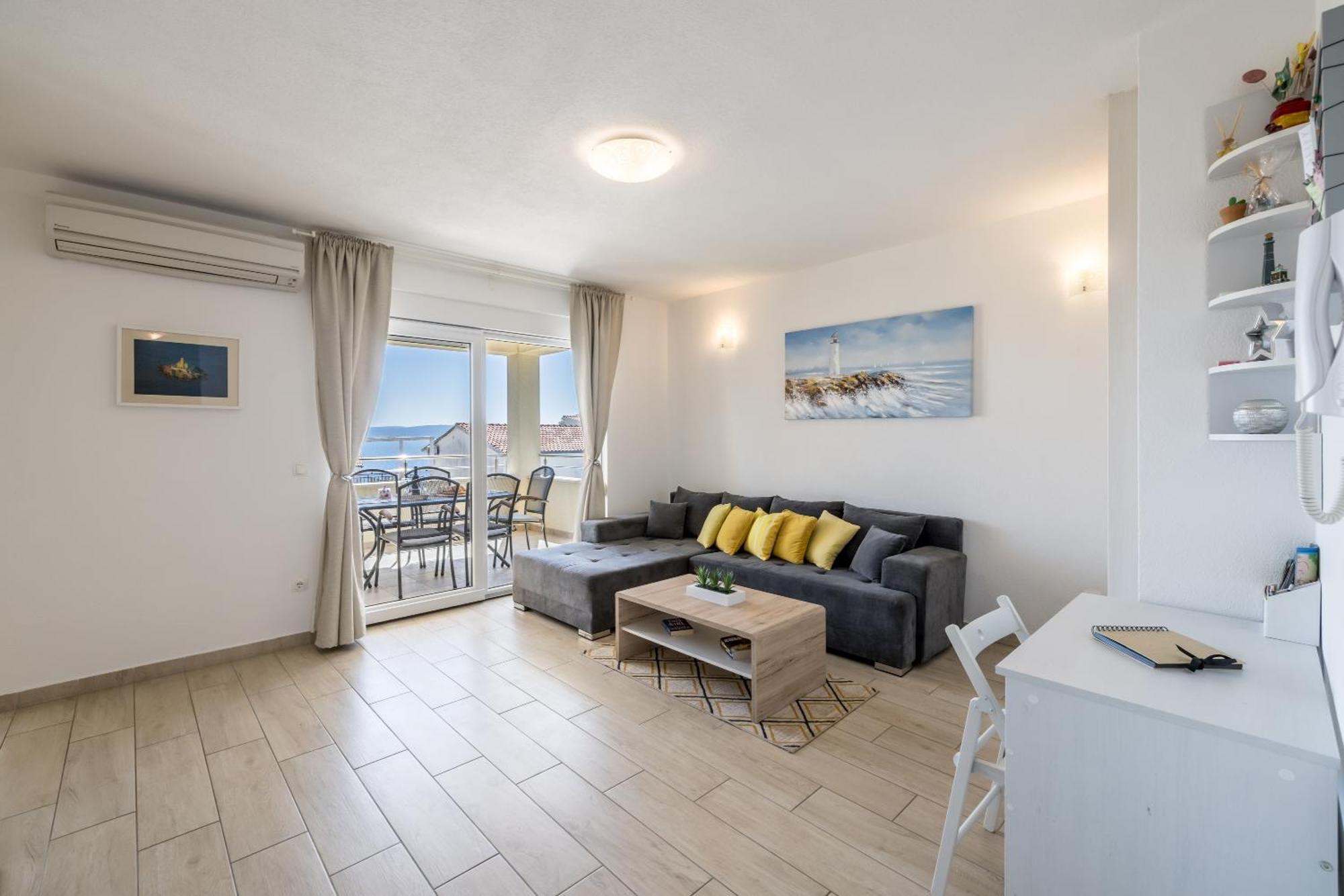 Apart Sa Terasom 250M Od Plaze,Parking,Wi Fi,Rostilj Trogir Extérieur photo