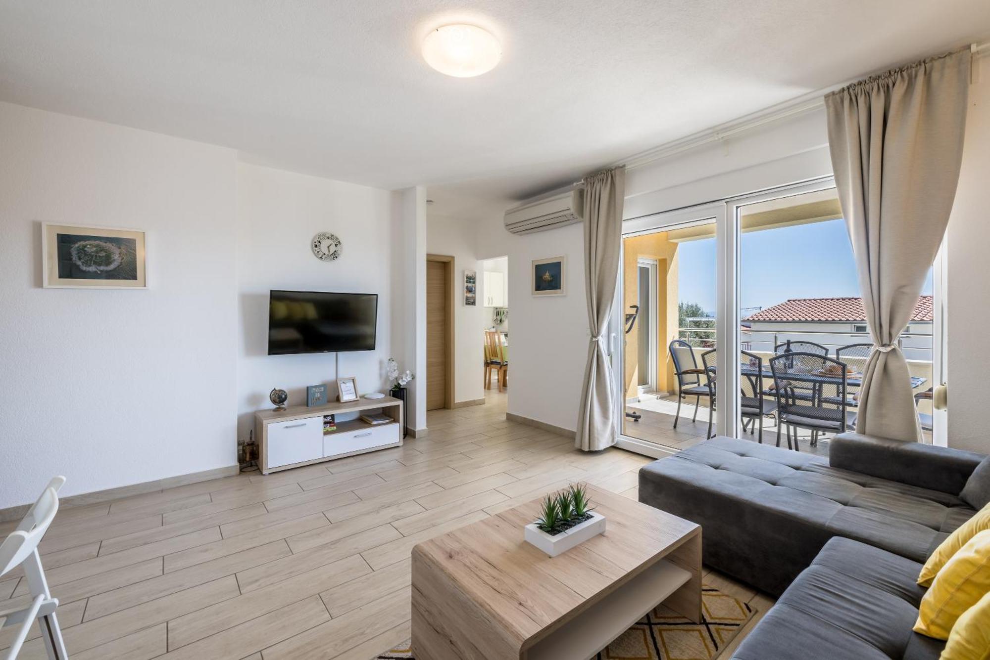 Apart Sa Terasom 250M Od Plaze,Parking,Wi Fi,Rostilj Trogir Extérieur photo