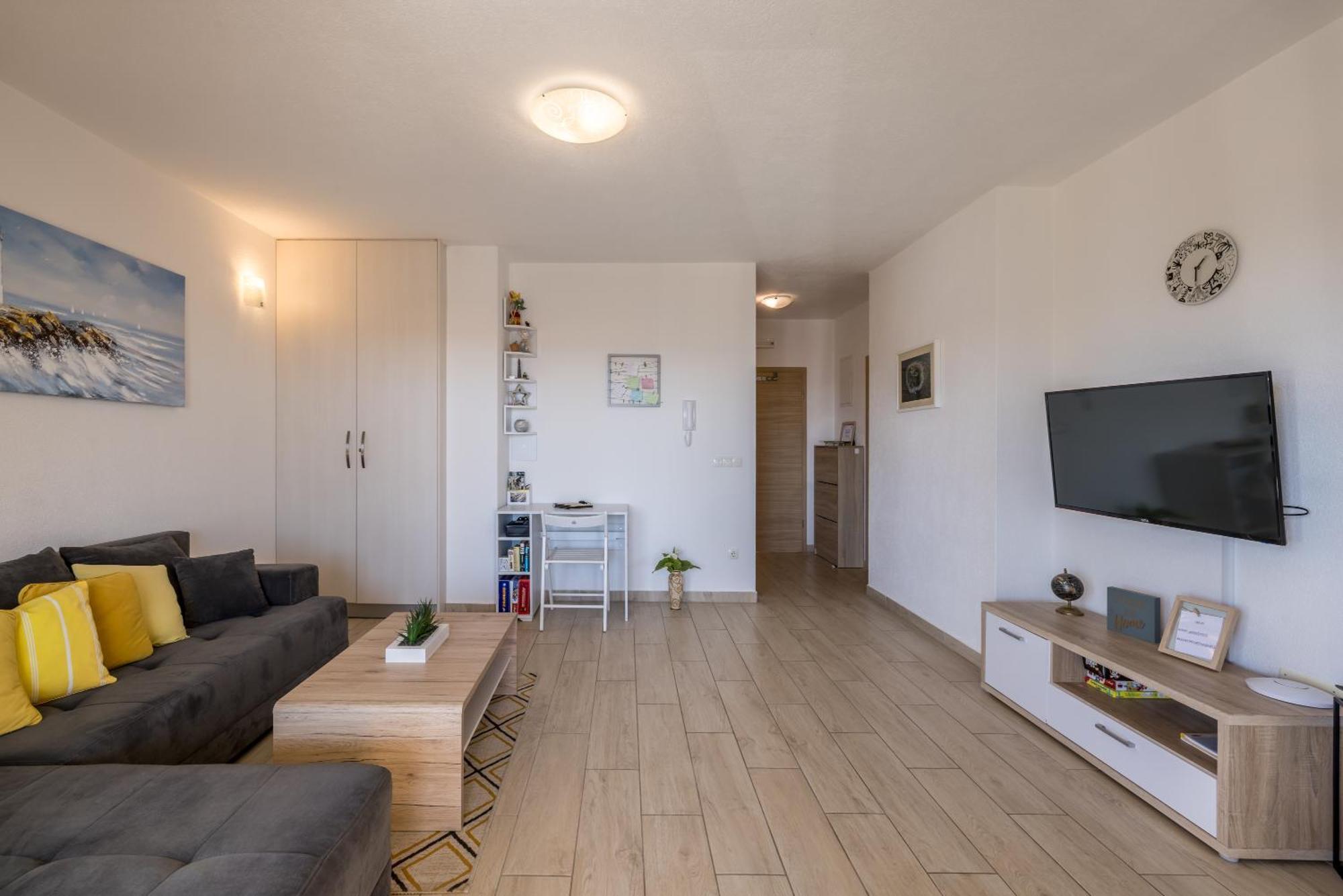 Apart Sa Terasom 250M Od Plaze,Parking,Wi Fi,Rostilj Trogir Extérieur photo