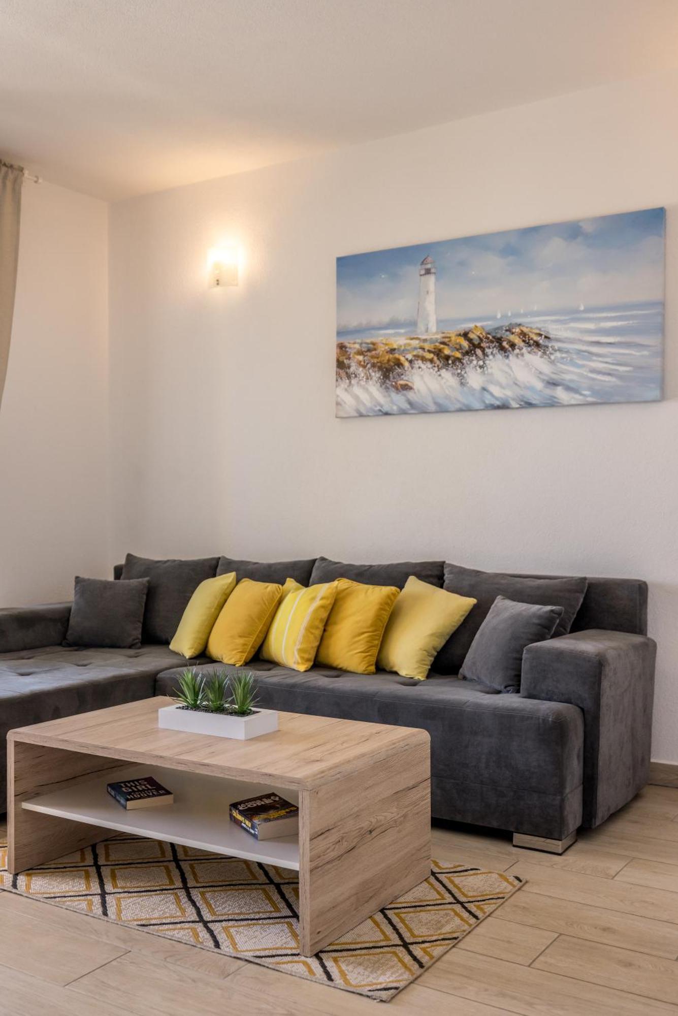 Apart Sa Terasom 250M Od Plaze,Parking,Wi Fi,Rostilj Trogir Extérieur photo